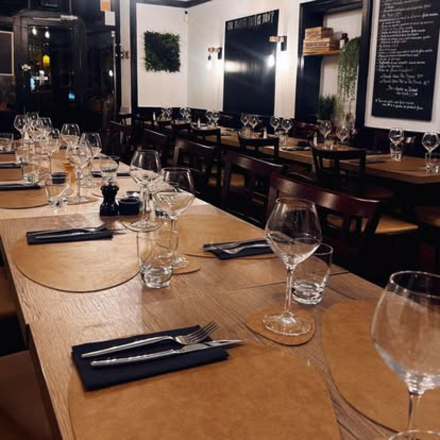 LE BISTROT DES HALLES