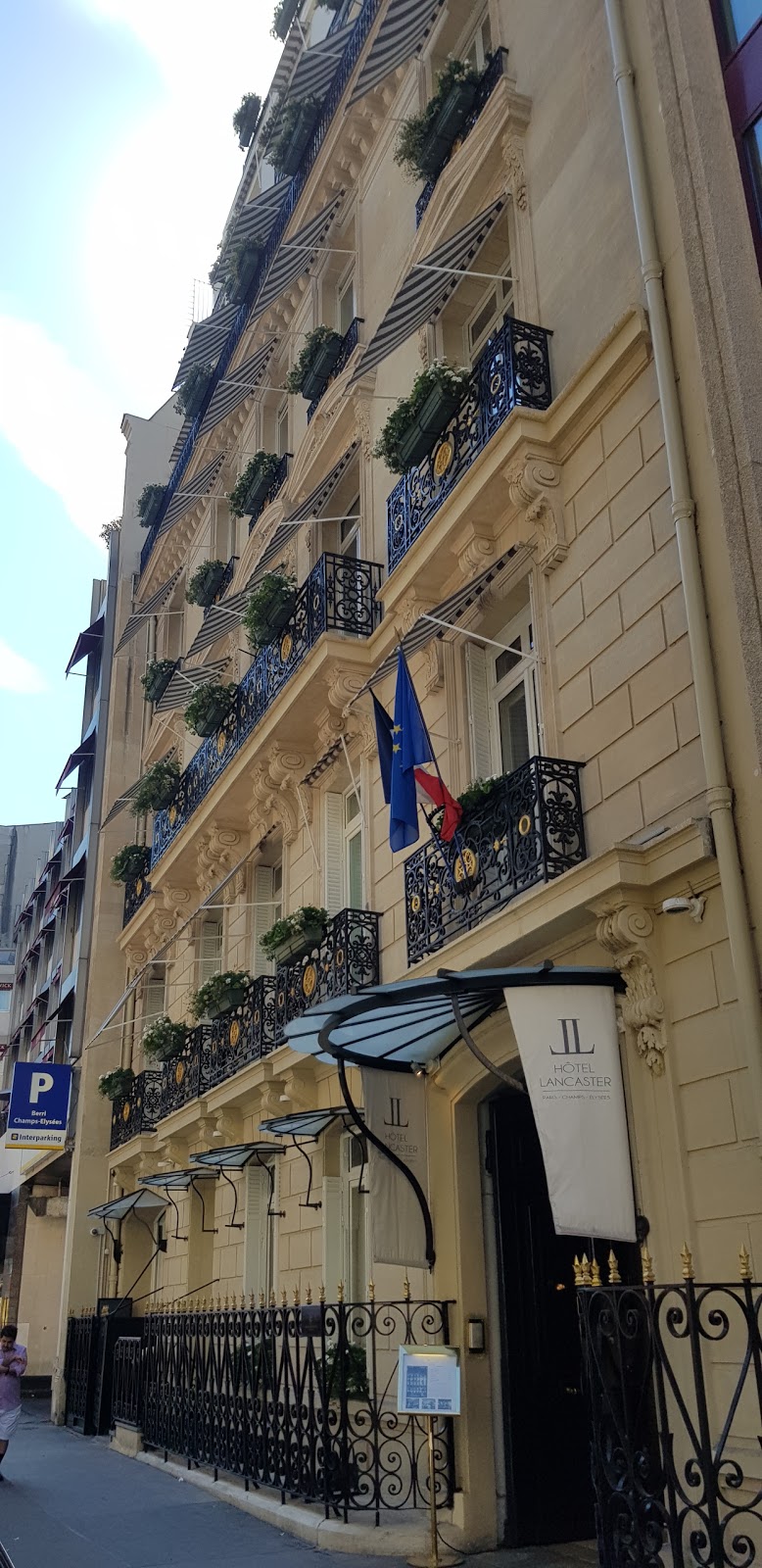 Monsieur (Hôtel Lancaster)