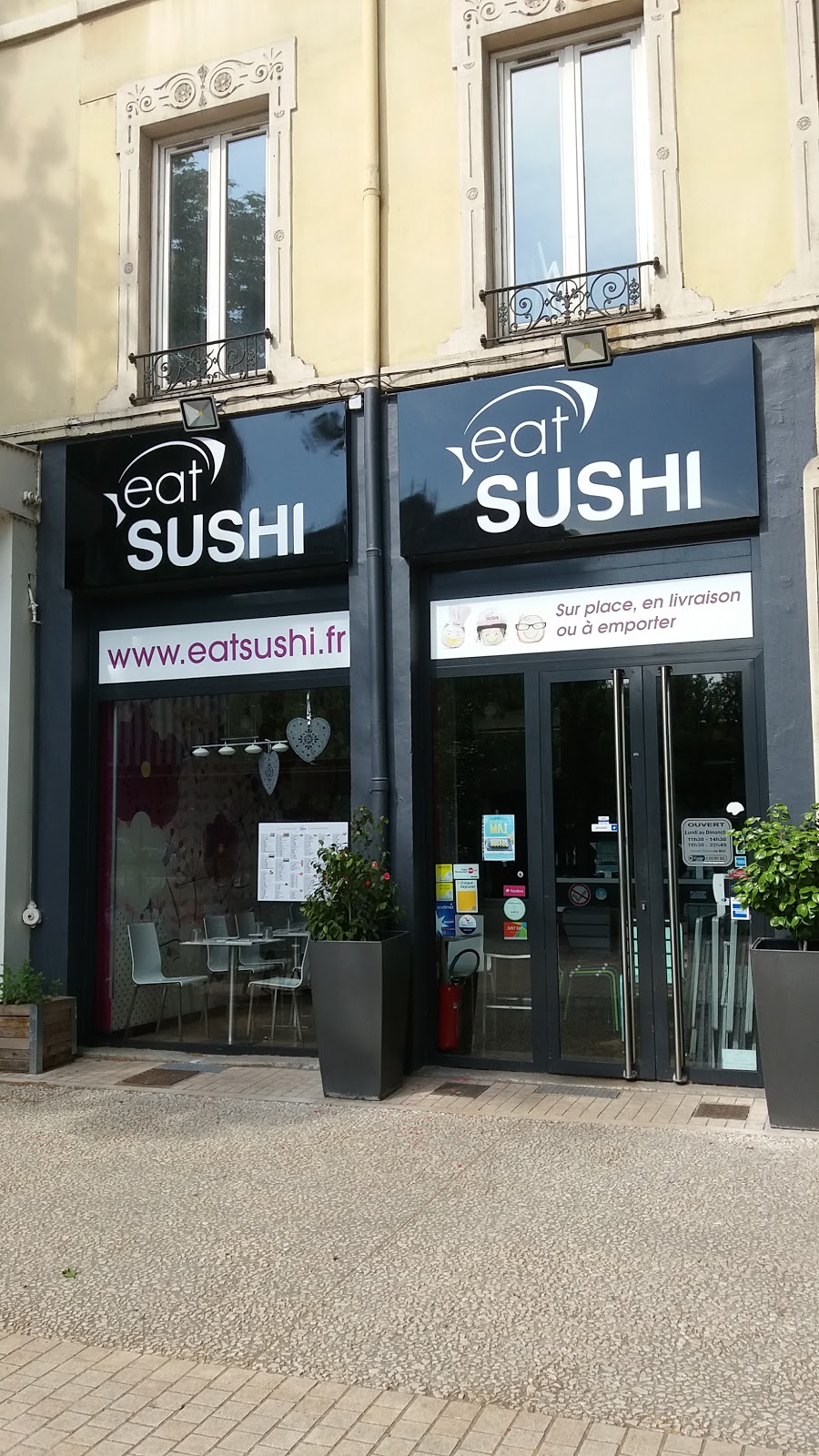 Eat Sushi