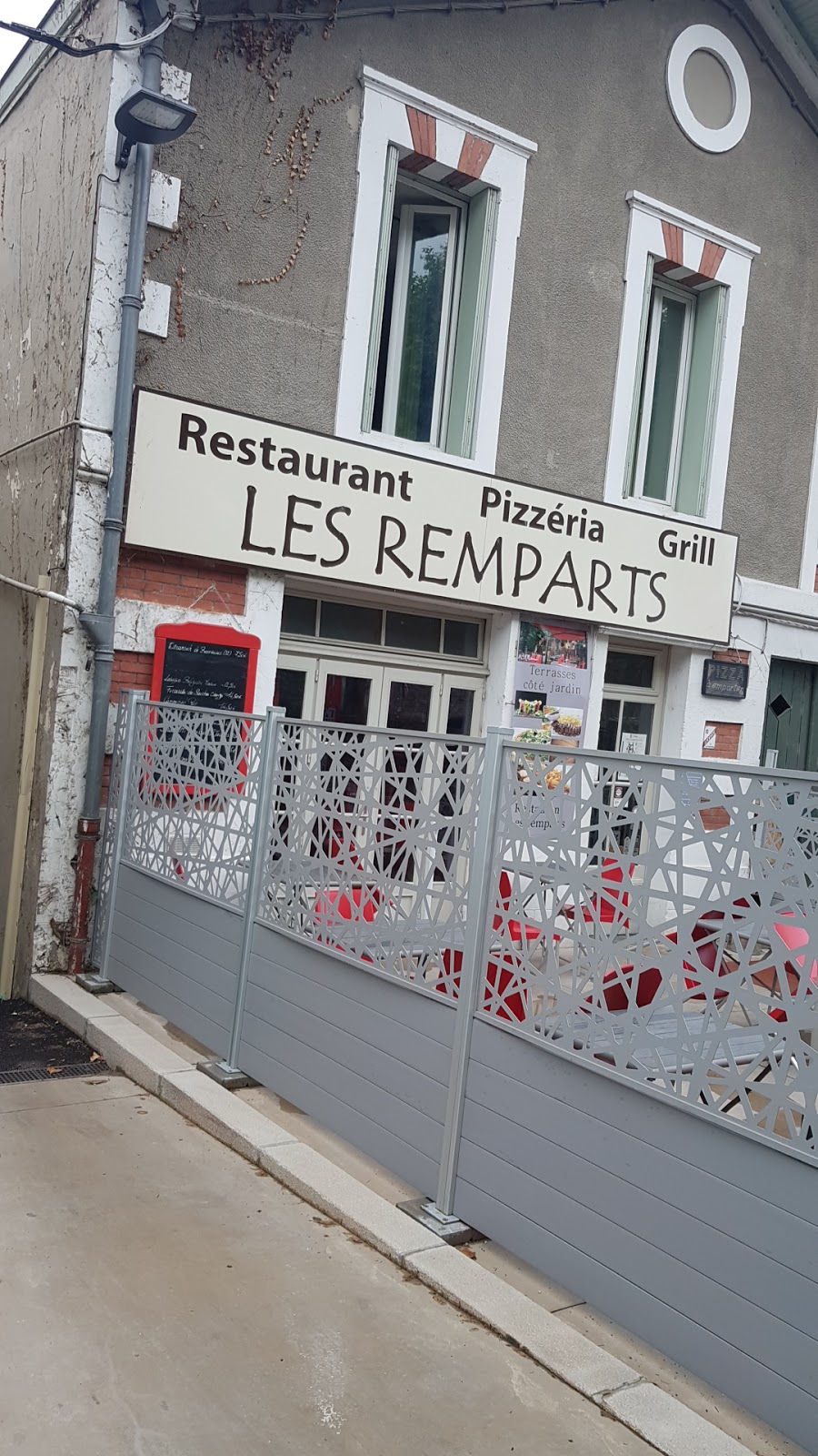 Les Remparts