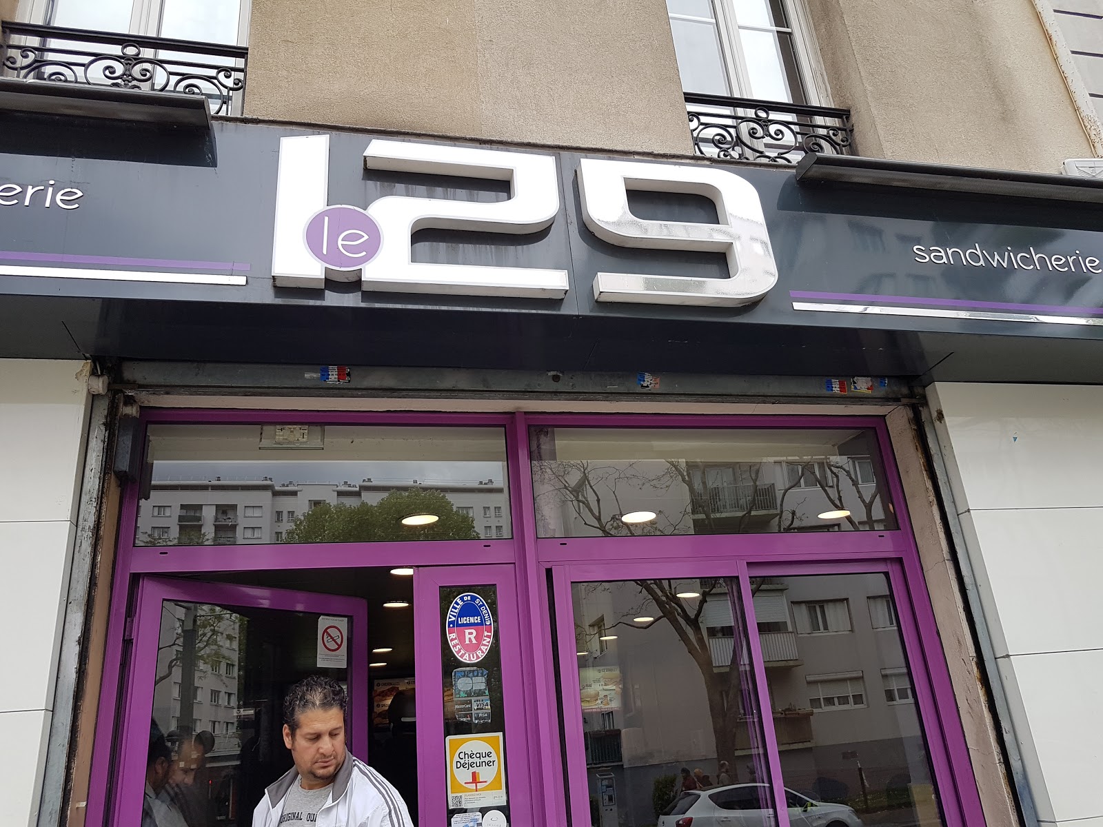 Le 129
