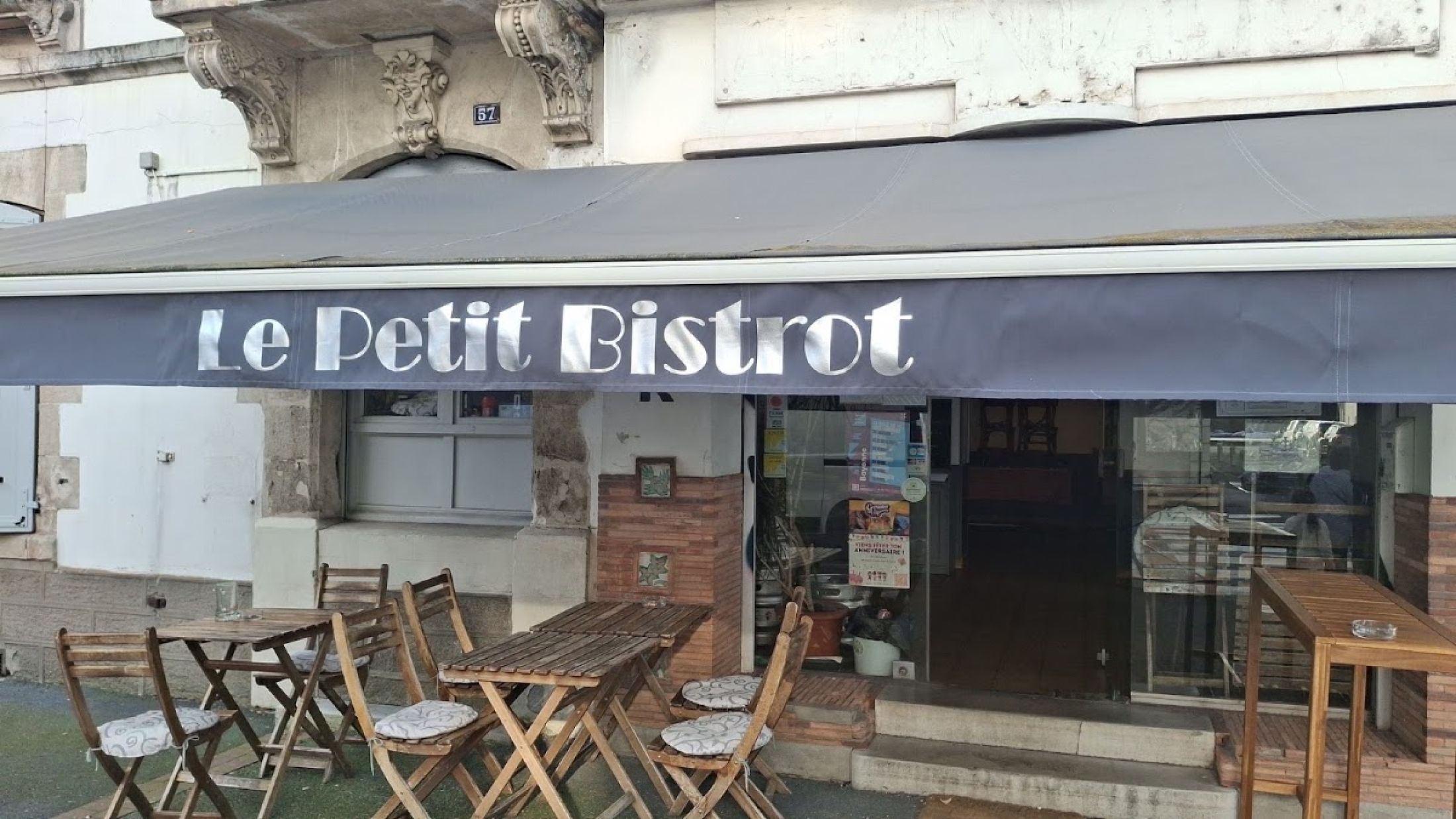 Le Petit Bistrot