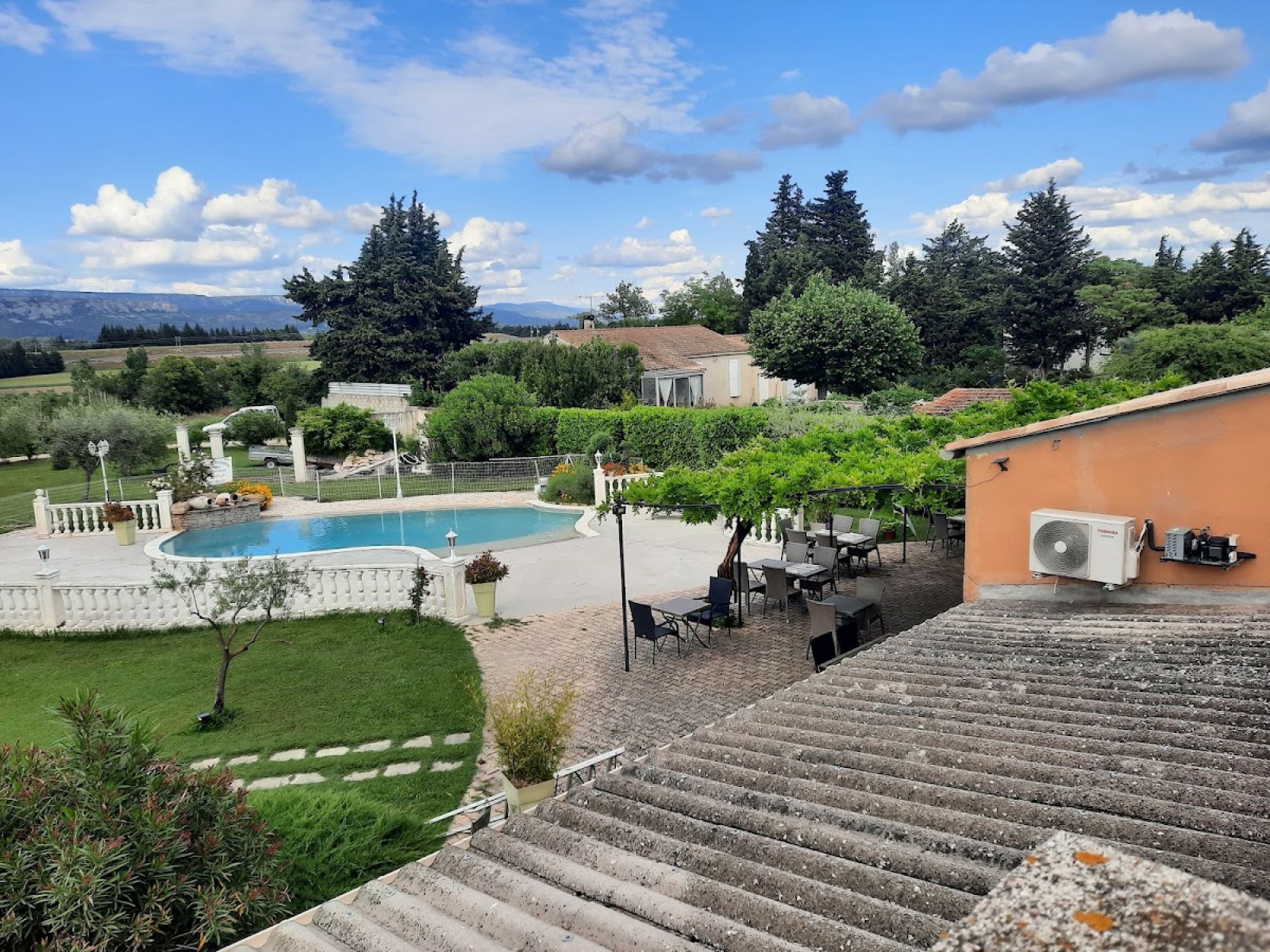 AUBERGE LES OLIVADES