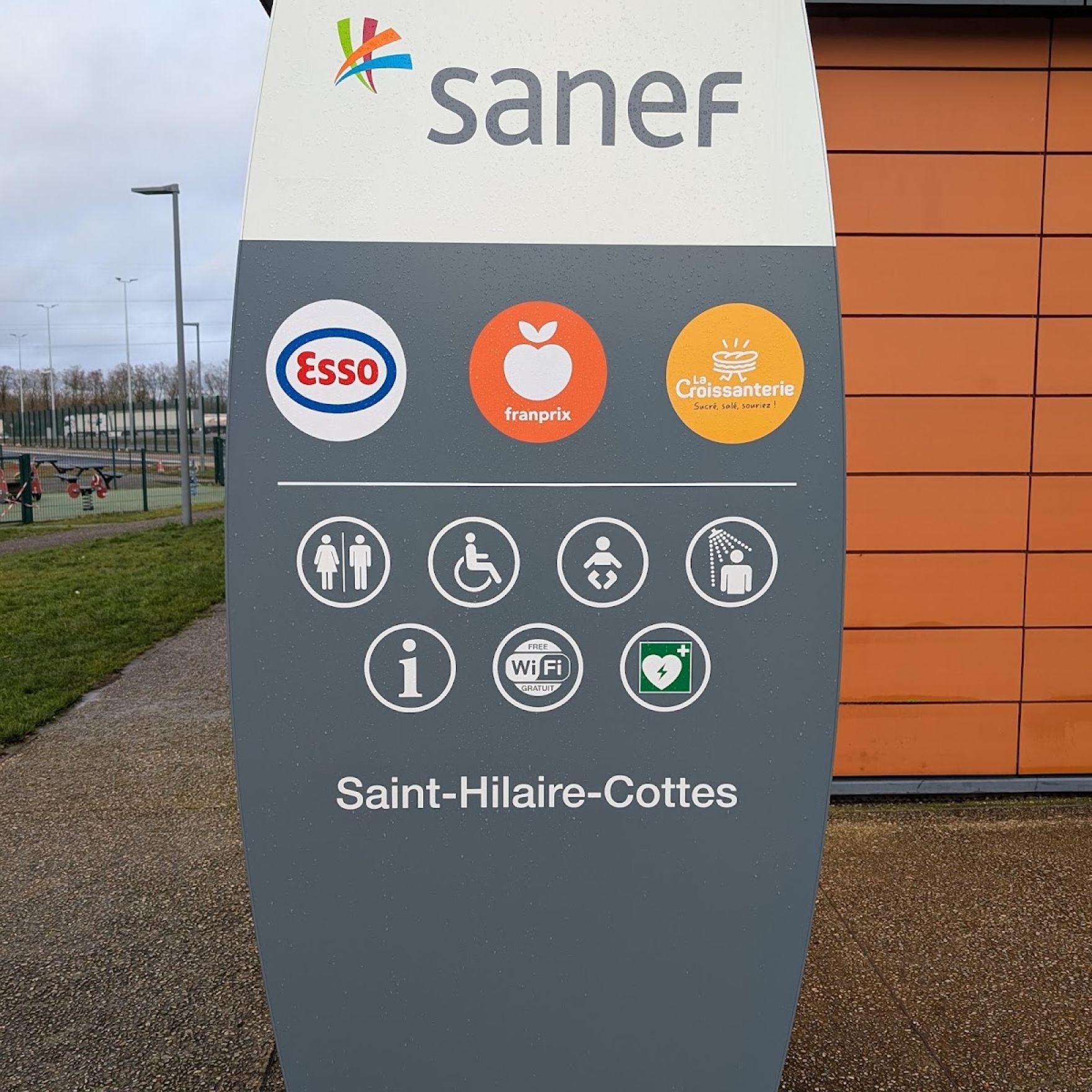 Aire de Saint-Hilaire-Cottes - LEO Bistro