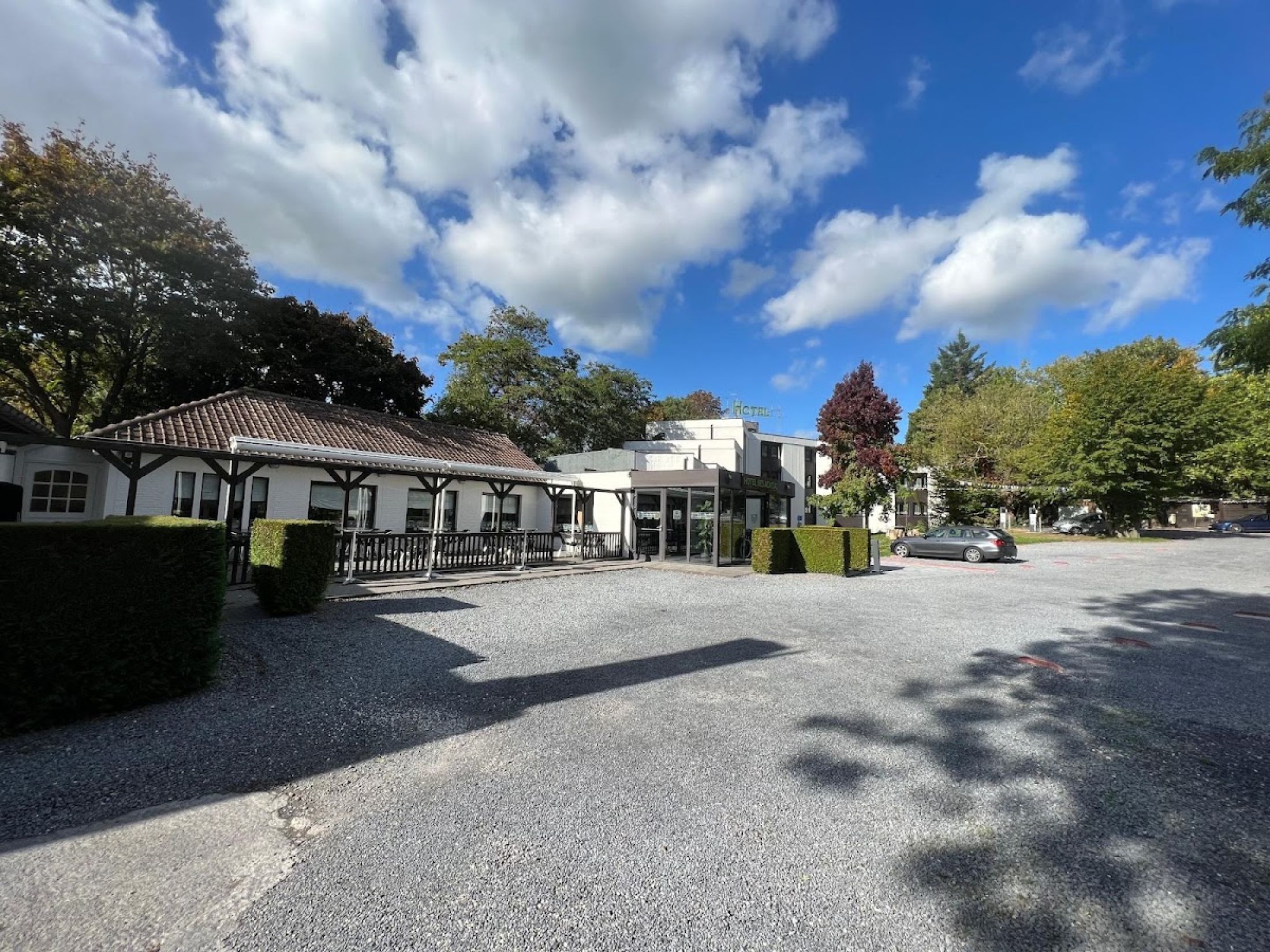 LOGIS HOTEL RESTAURANT DES ACACIAS