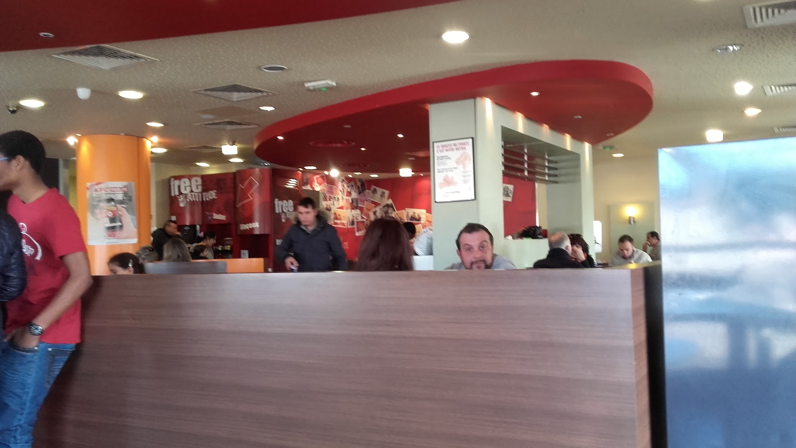 KFC Drive Marseille Plan de Campagne — photo 1
