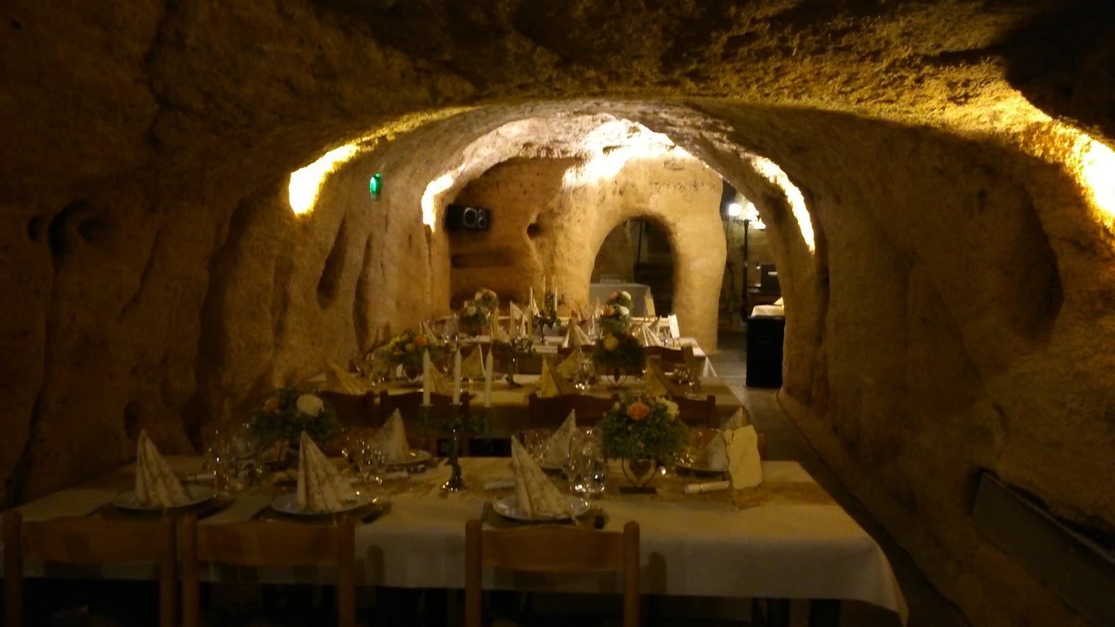 Le Caveau