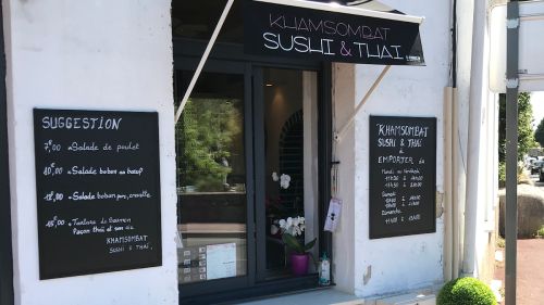 Khamsombat sushi et thaï