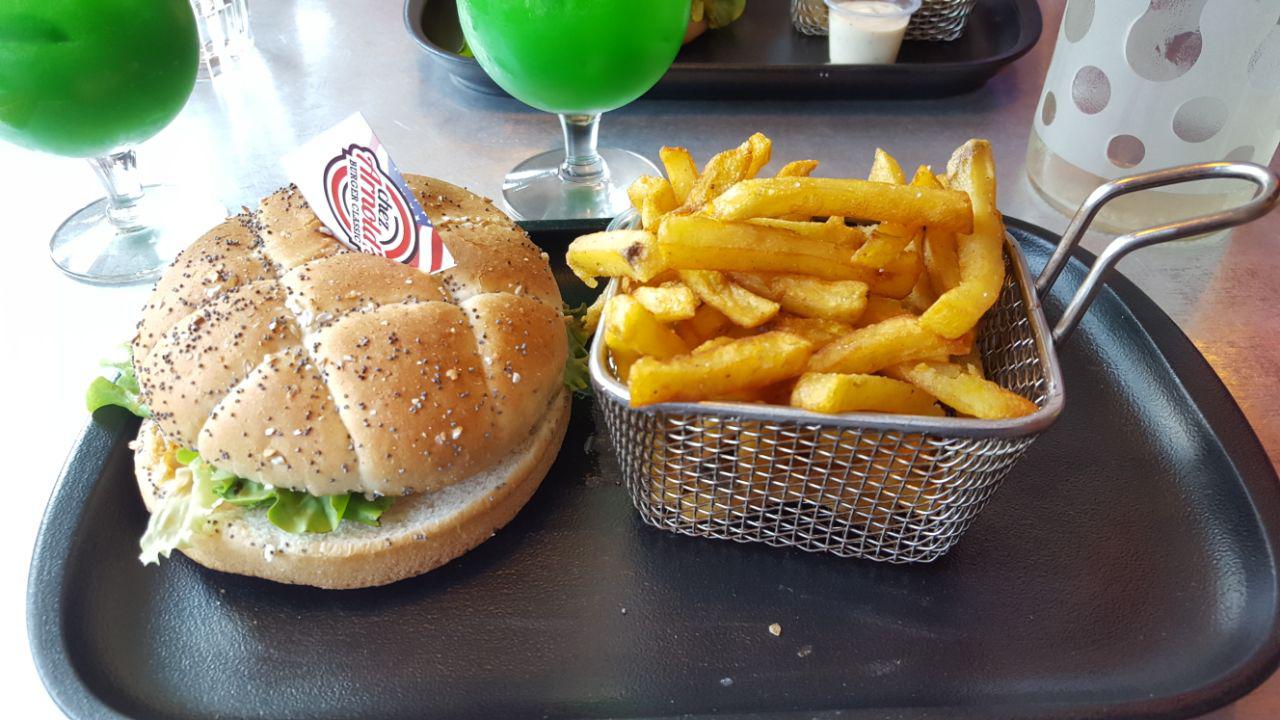CHEZ ARNOLD'S