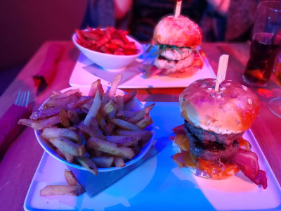 Pixies Bar & Burger — photo 10