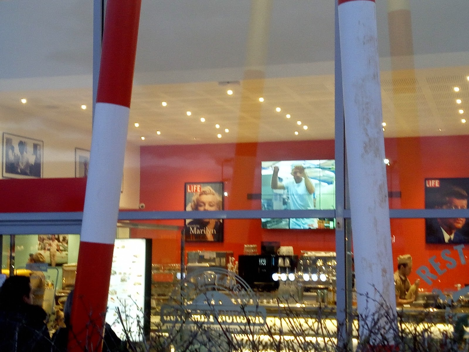 Holly's Diner Poitiers — photo 3
