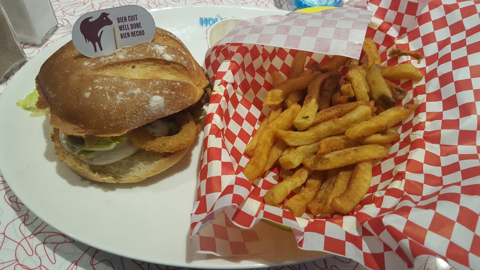 Holly's Diner Poitiers — photo 7