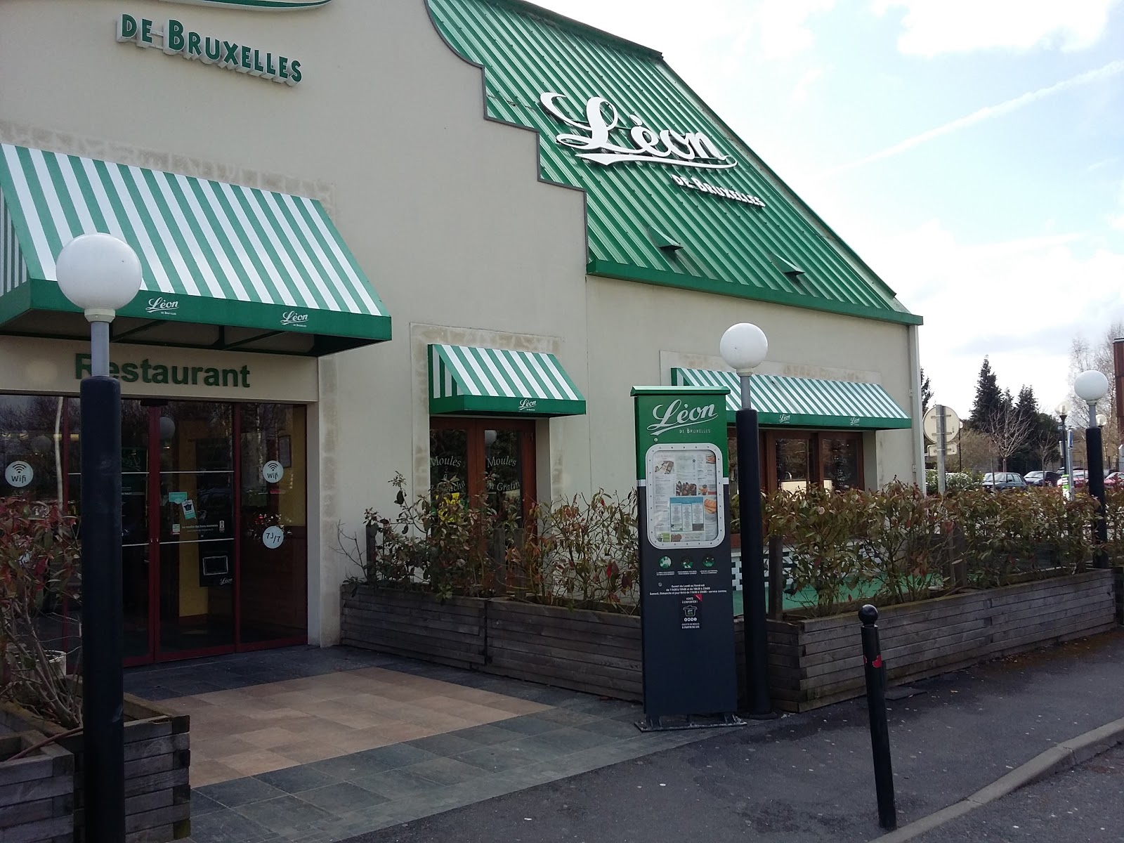 Léon de Bruxelles - Aulnoy Lez Valenciennes — photo 3