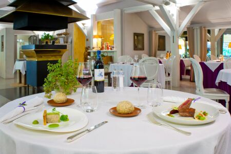 L'AUBERGE DE SAINTE-MAURE — photo 2