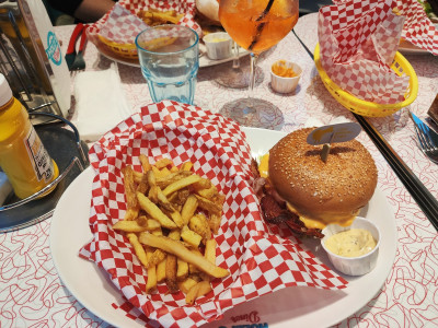 Holly's Diner — photo 7