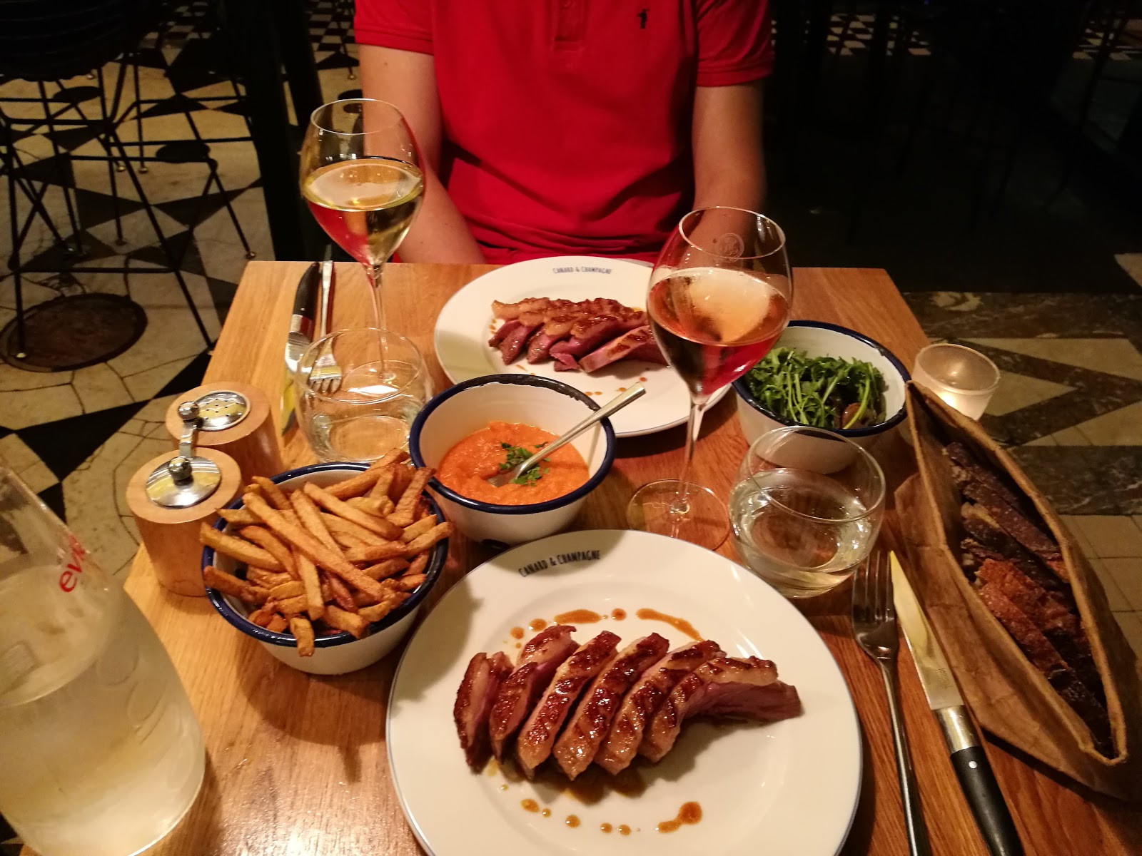 Canard & Champagne — photo 3