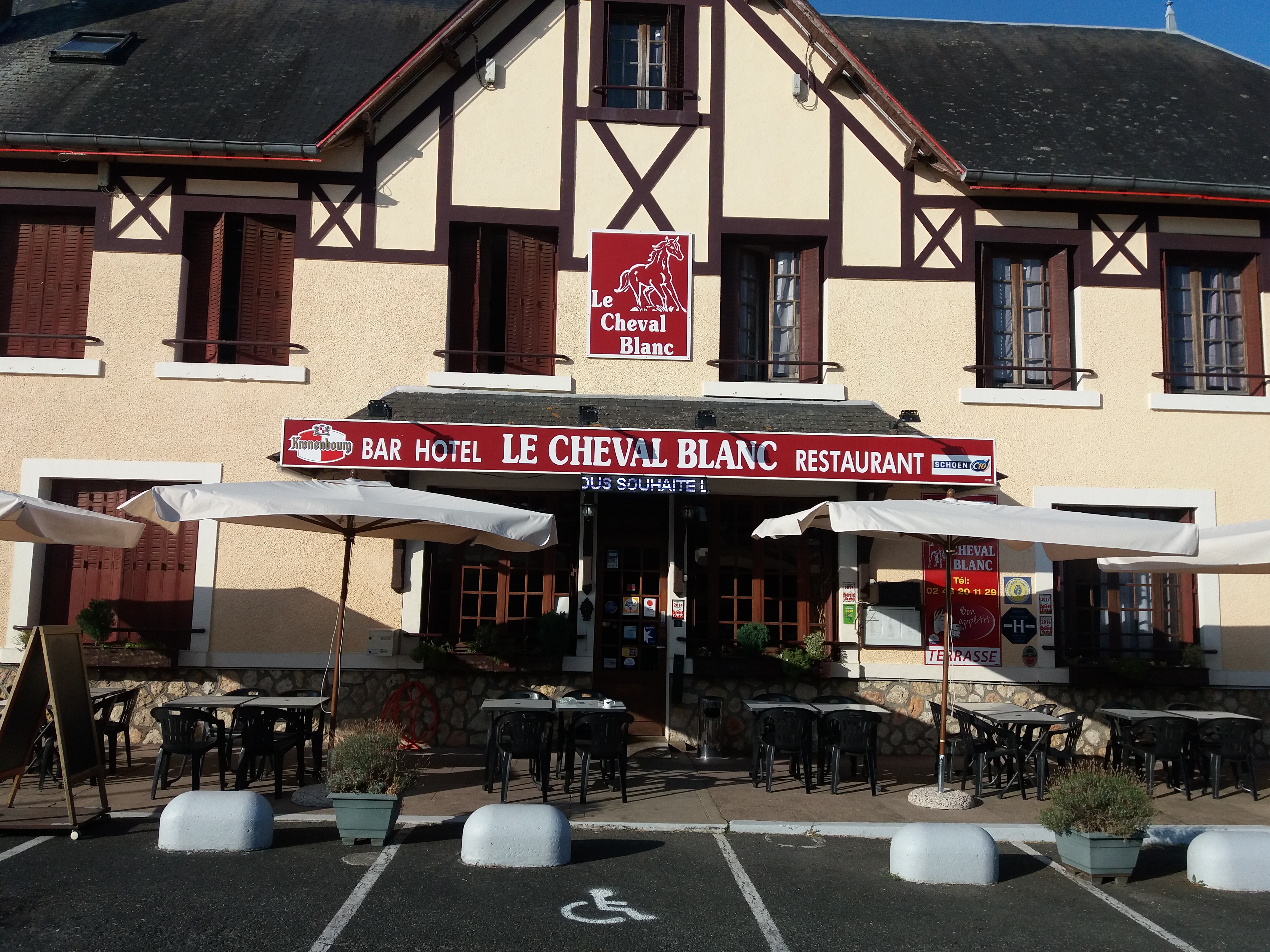 Le cheval blanc 