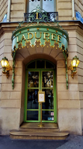 Ladurée Paris Champs Elysées — photo 3