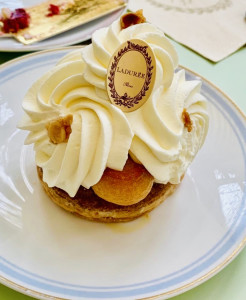 Ladurée Paris Champs Elysées — photo 4