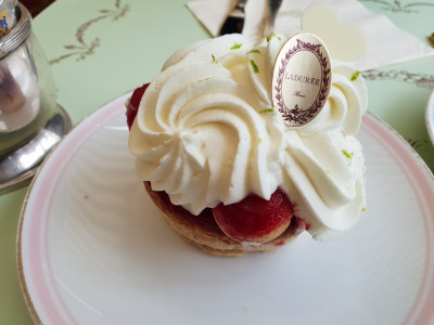 Ladurée Paris Champs Elysées — photo 6