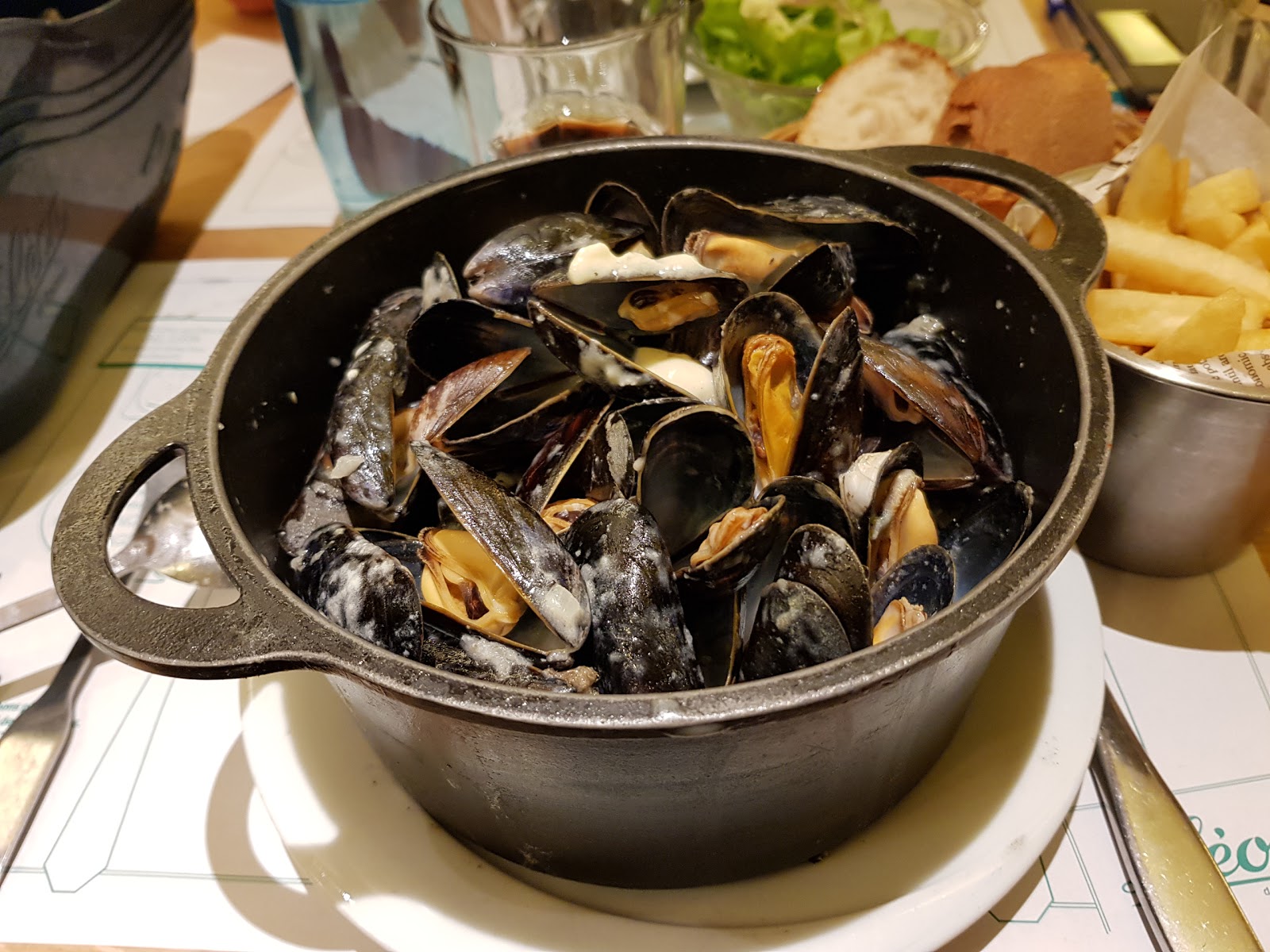 Léon de Bruxelles - Mareuil Les Meaux — photo 7