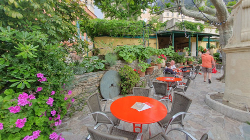 Café De La Tour