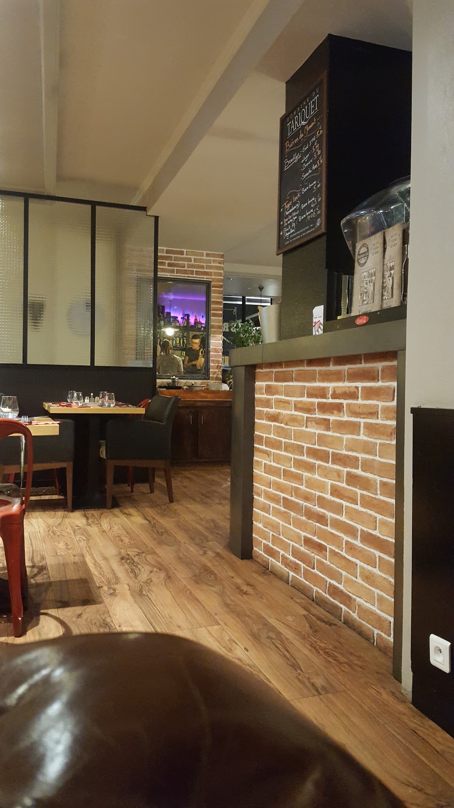 Manhattan Café