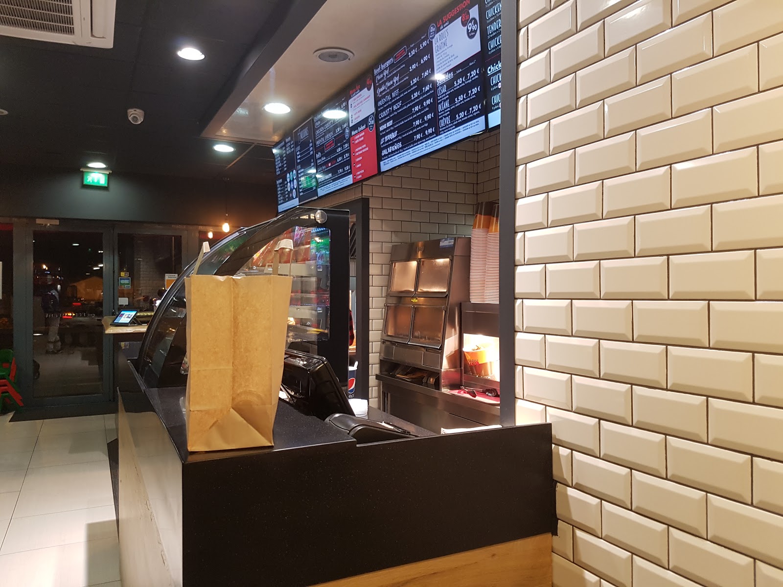 Mister Chick Restaurant — photo 3