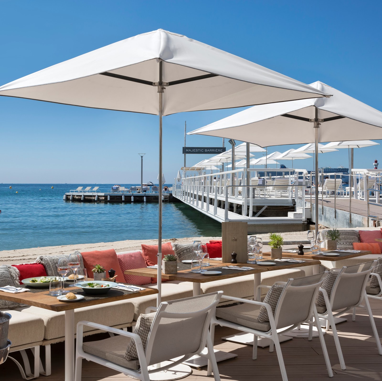 La Plage Barrière Le Majestic Cannes