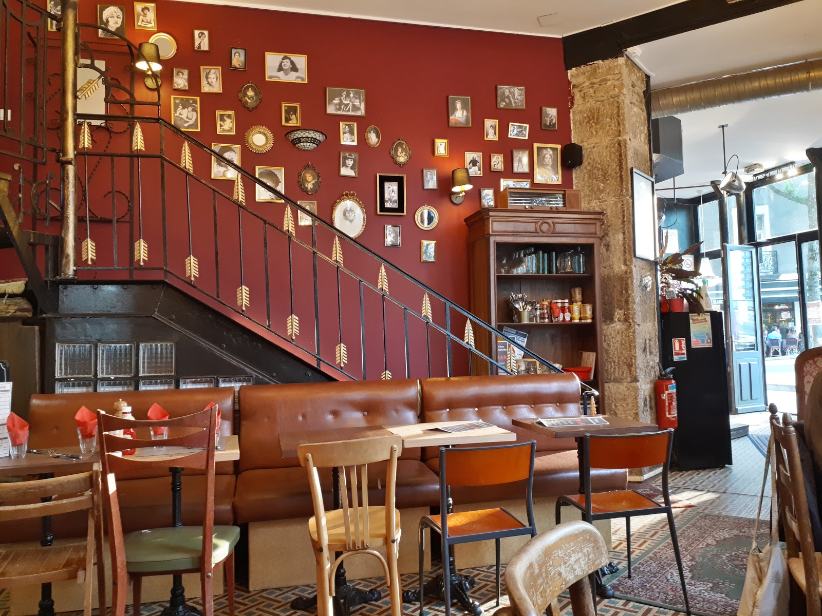 CHEZ LOUISETTE