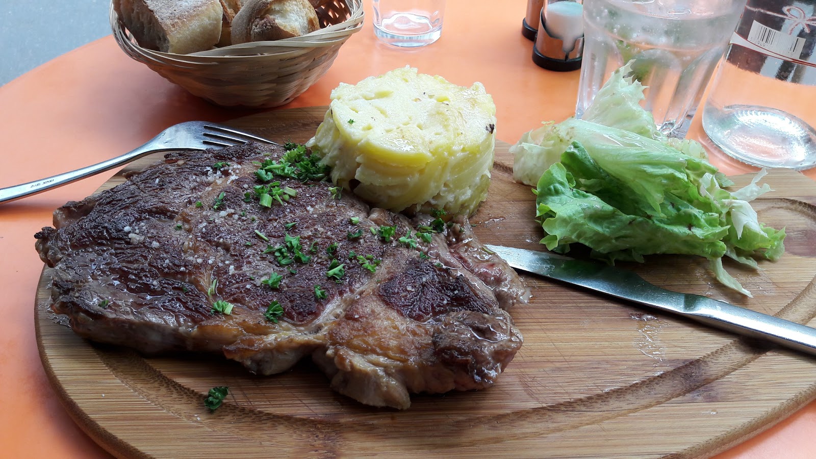 Caprice Café