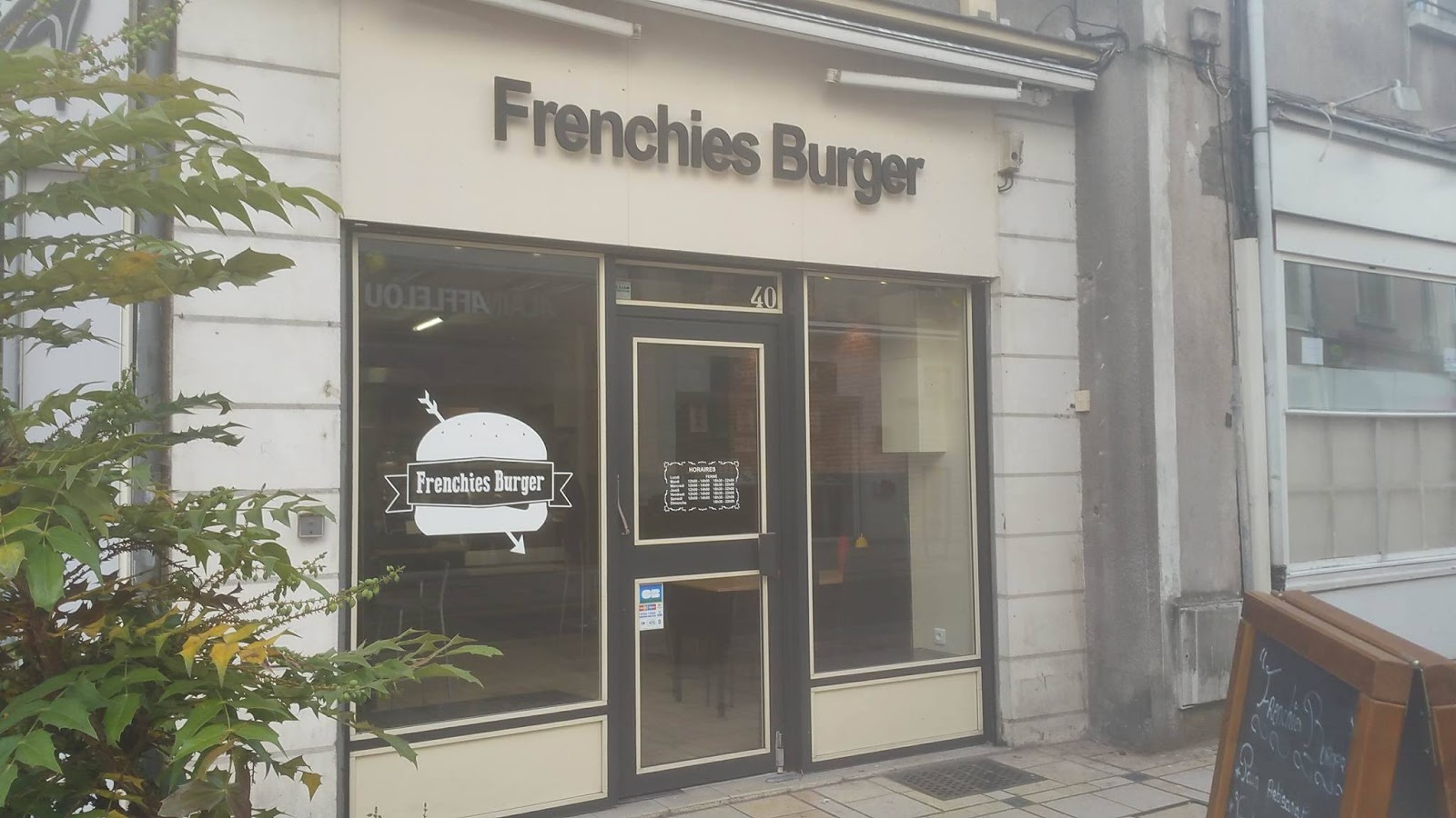 Frenchies Burger — photo 3