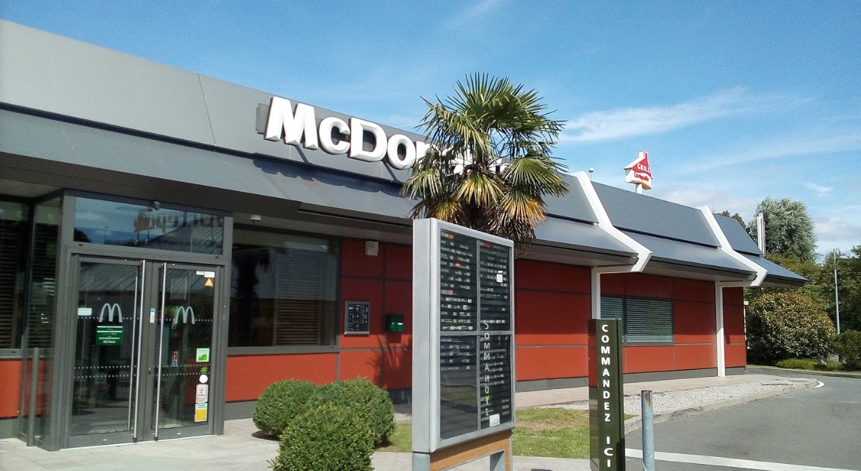 McDonald's Wasquehal Centre commercial Carrefour