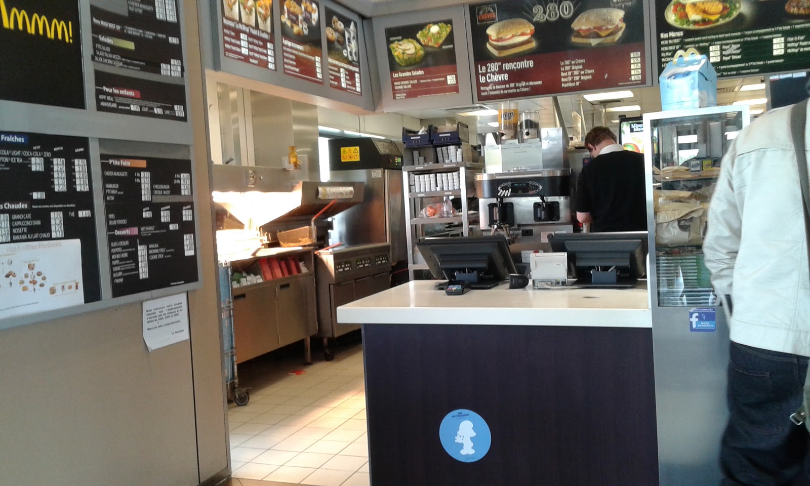 McDonald's Wasquehal Centre commercial Carrefour — photo 8