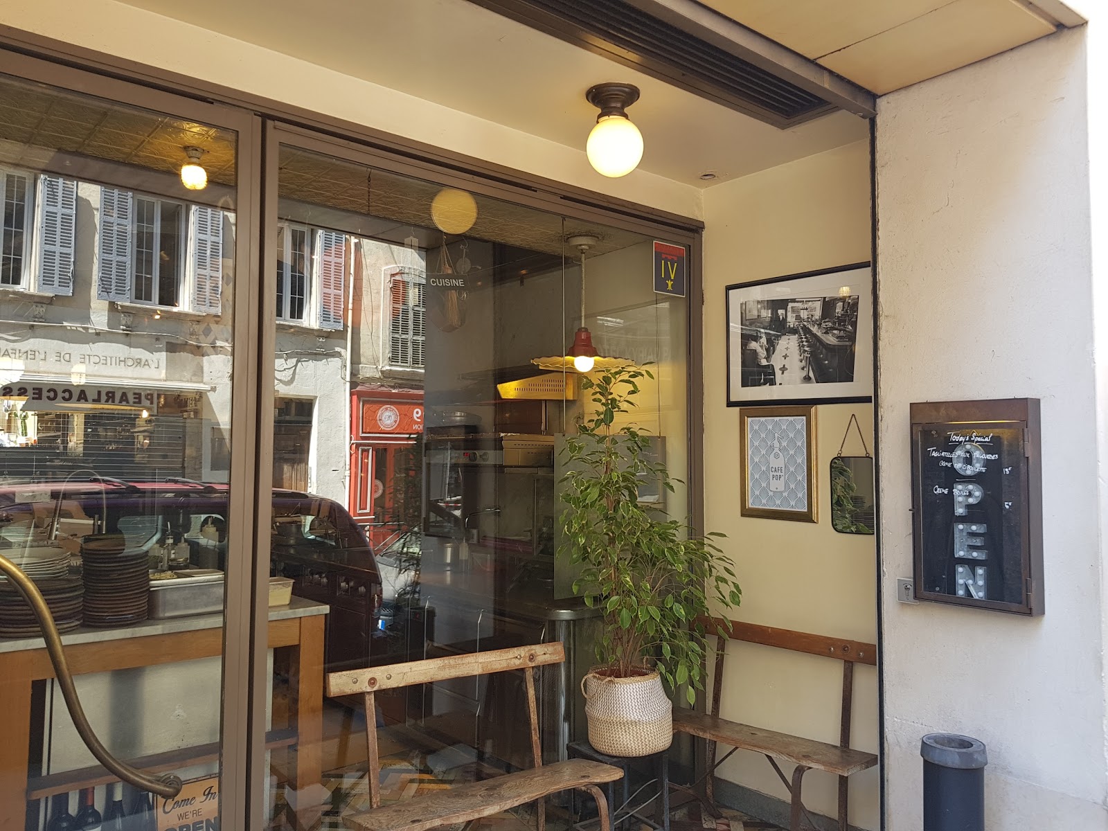 Café Populaire — photo 2