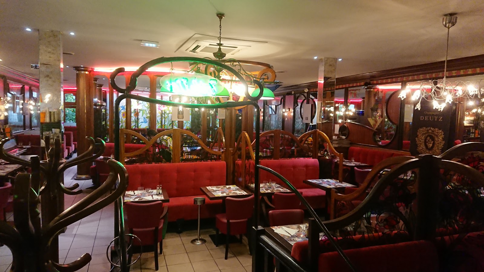 Le Grand Café — photo 1