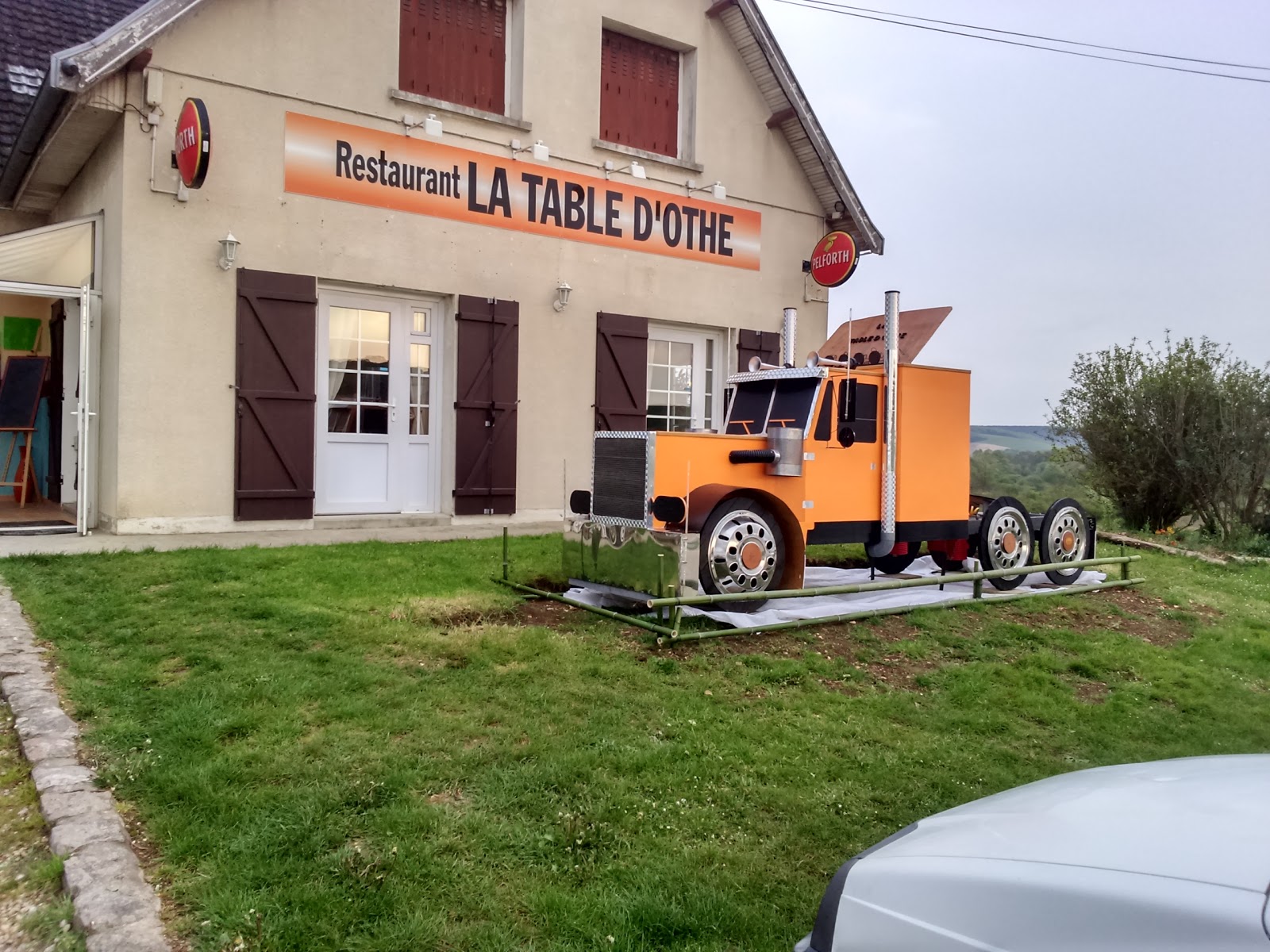 La Table D Othe Corinne