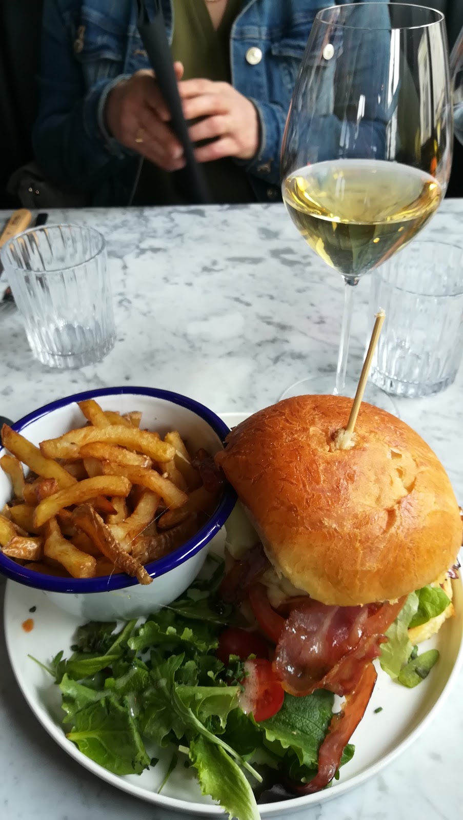 Sacré Bistro — photo 2