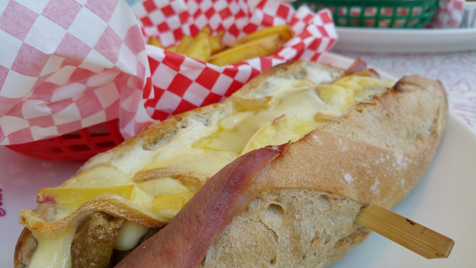 Holly's Diner