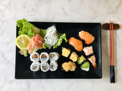 YOSHI SUSHI — photo 2