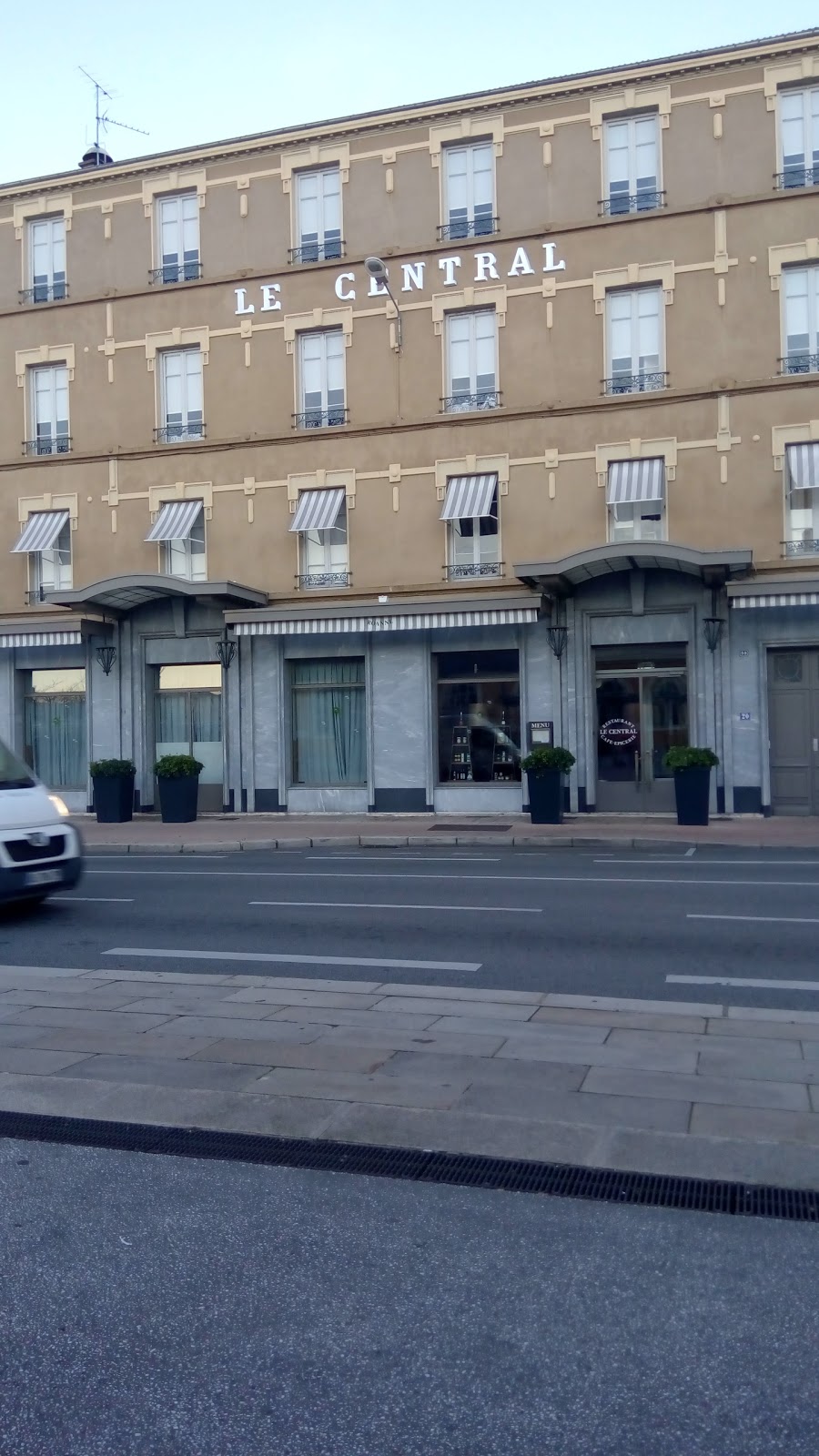 Le Central — photo 4