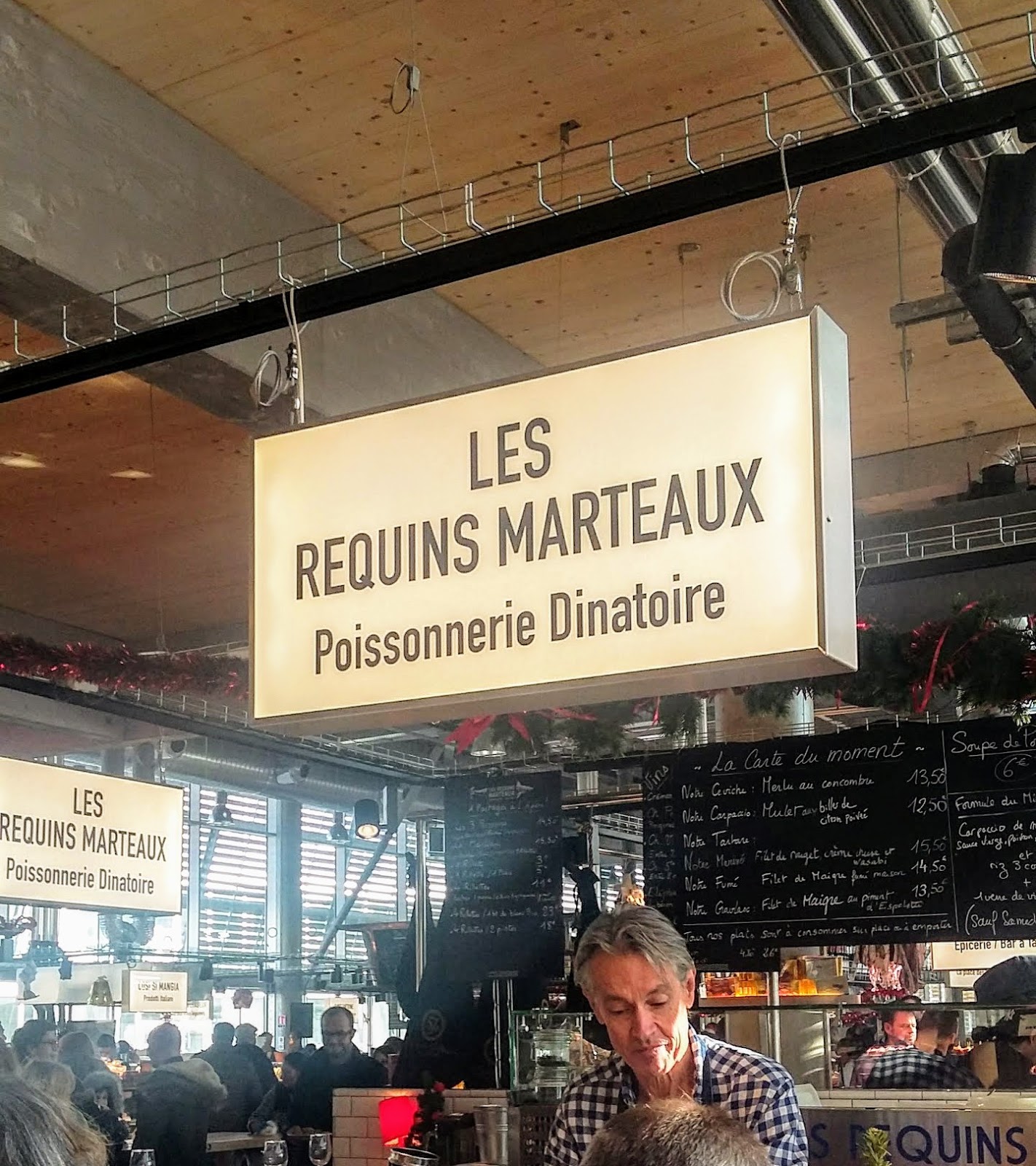 Les Requins Marteaux