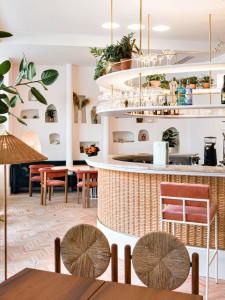 La Riviera — photo 1