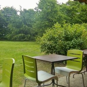 [A'] TABLE — photo 4