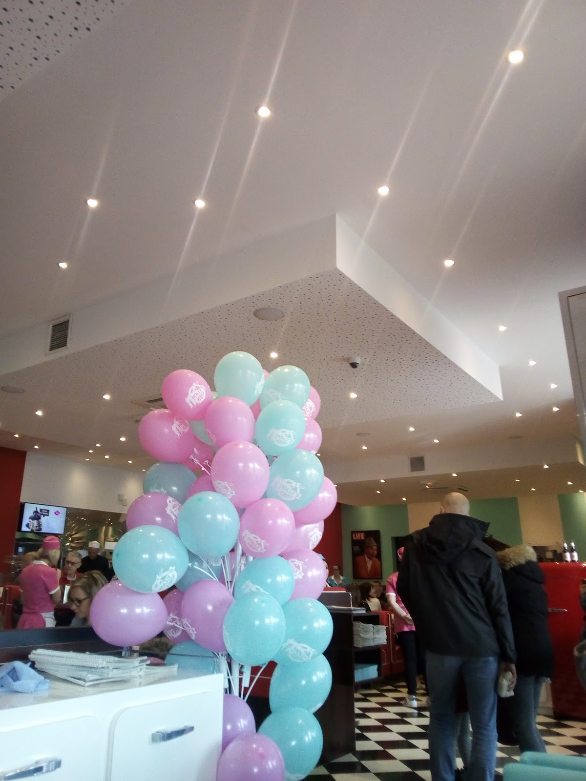 Holly's Diner Louvroil — photo 3