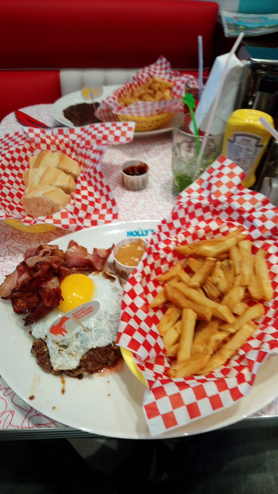 Holly's Diner Louvroil — photo 6