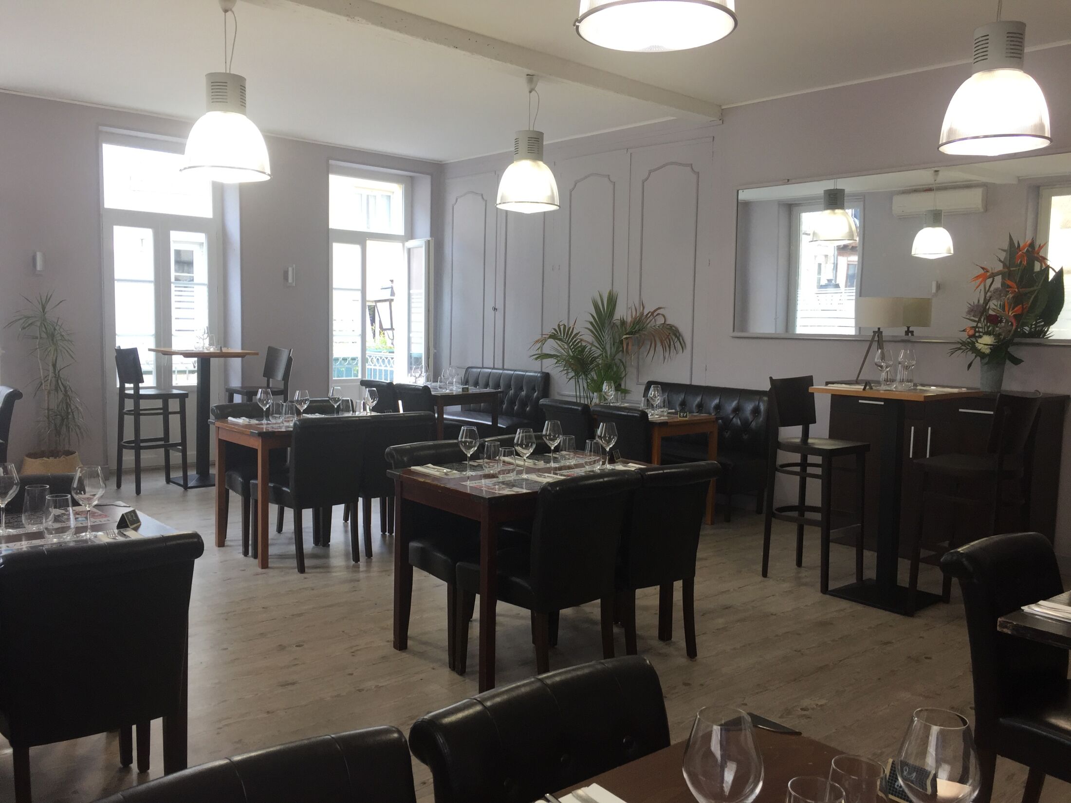 LA TABLE DES CORNIÈRES