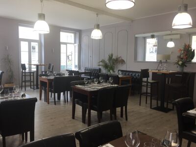 LA TABLE DES CORNIÈRES