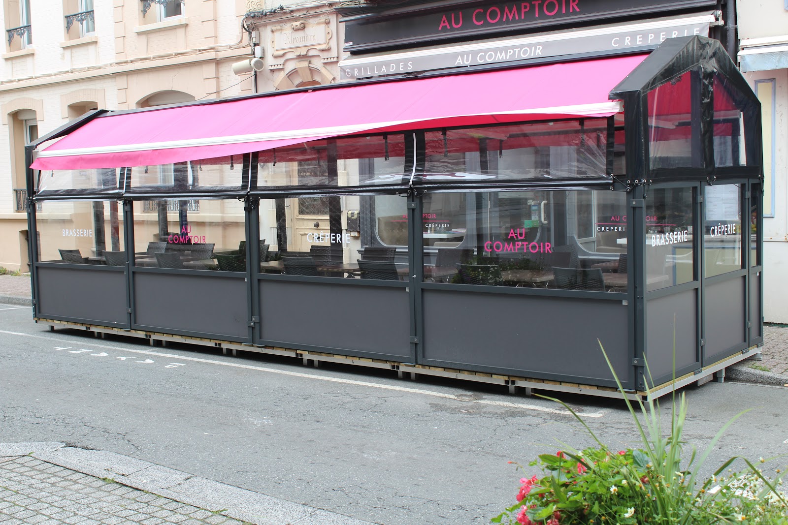 AU COMPTOIR