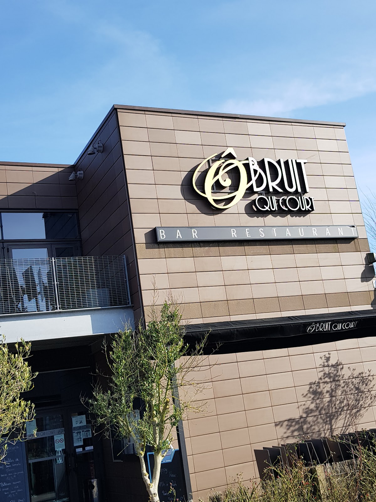 Ô Bruit Qui Court